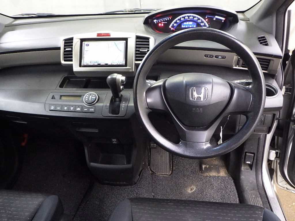 HONDA FREED SPIKE