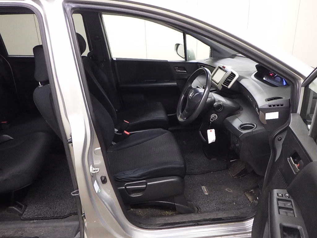 HONDA FREED SPIKE