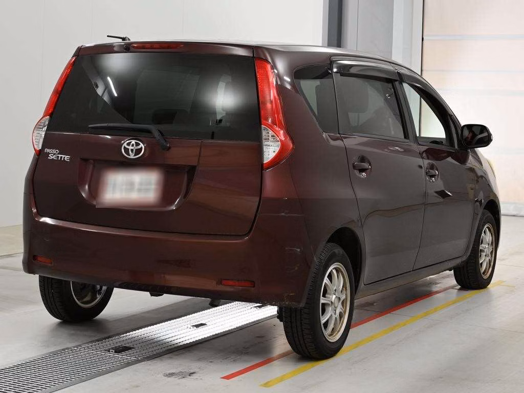 TOYOTA PASSO SETTE