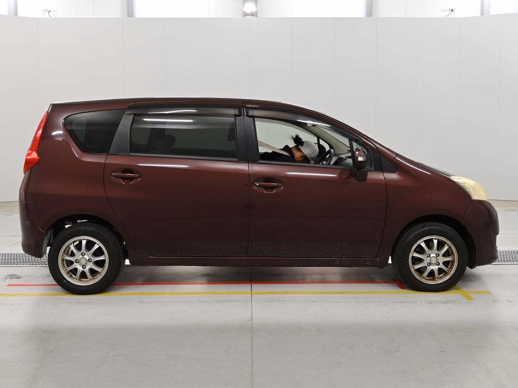 TOYOTA PASSO SETTE