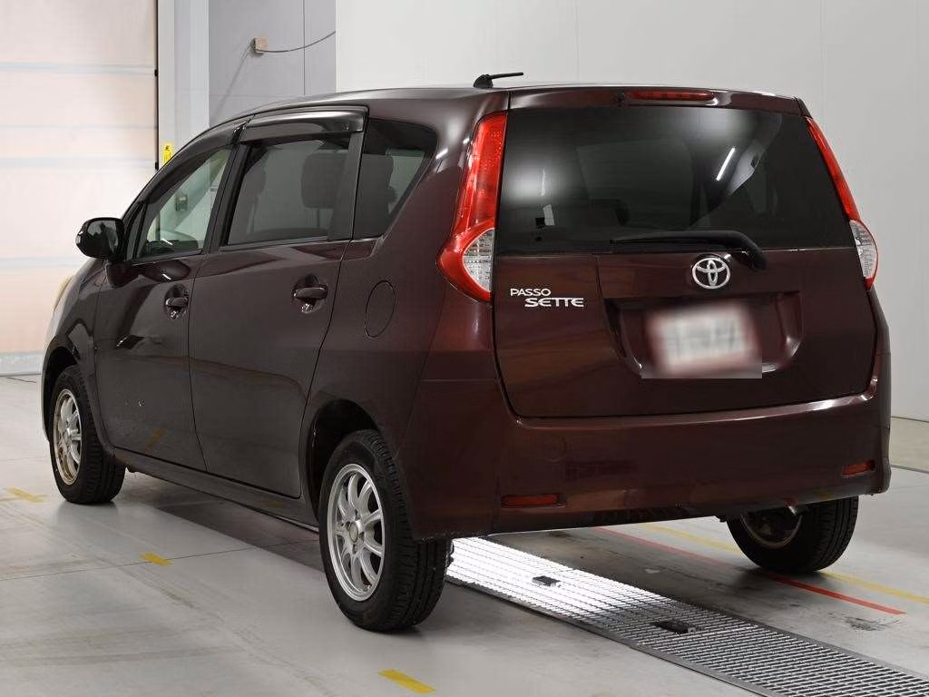TOYOTA PASSO SETTE