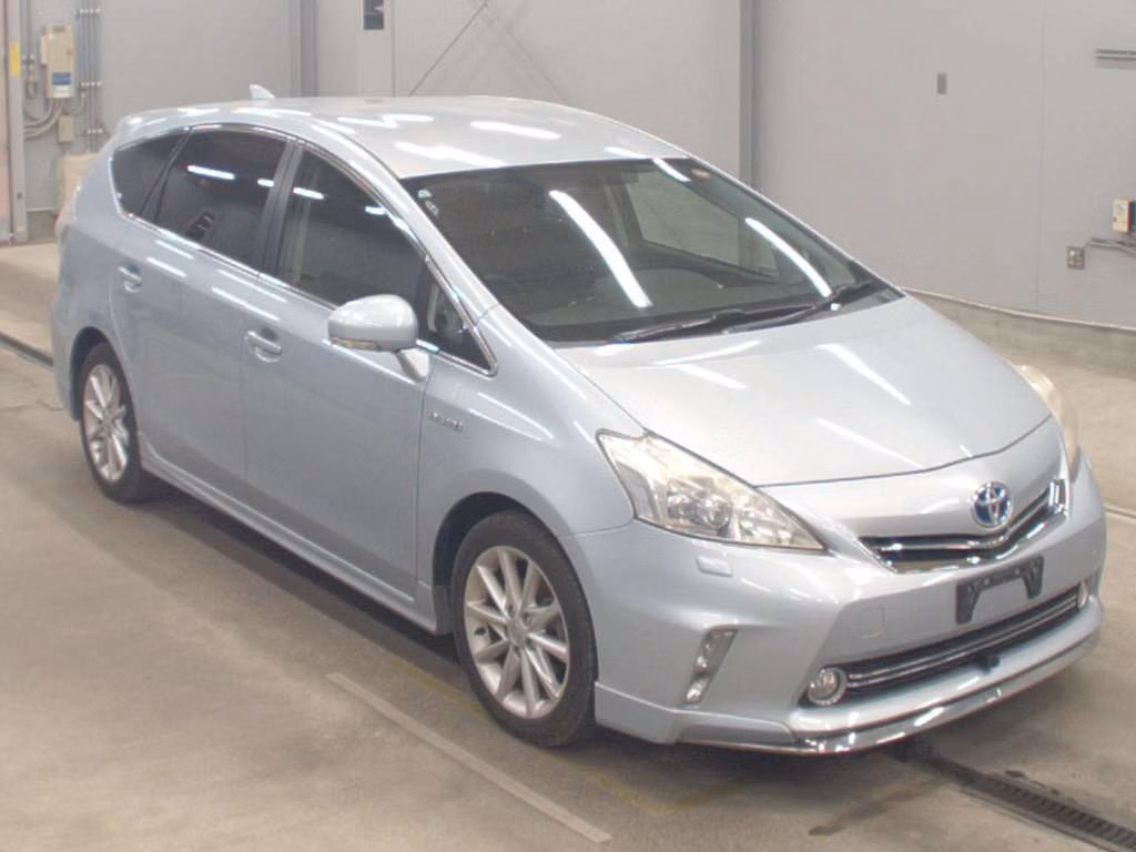 TOYOTA PRIUS ALPHA