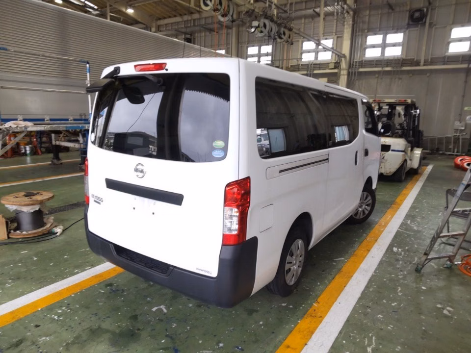 NISSAN NV350 CARAVAN