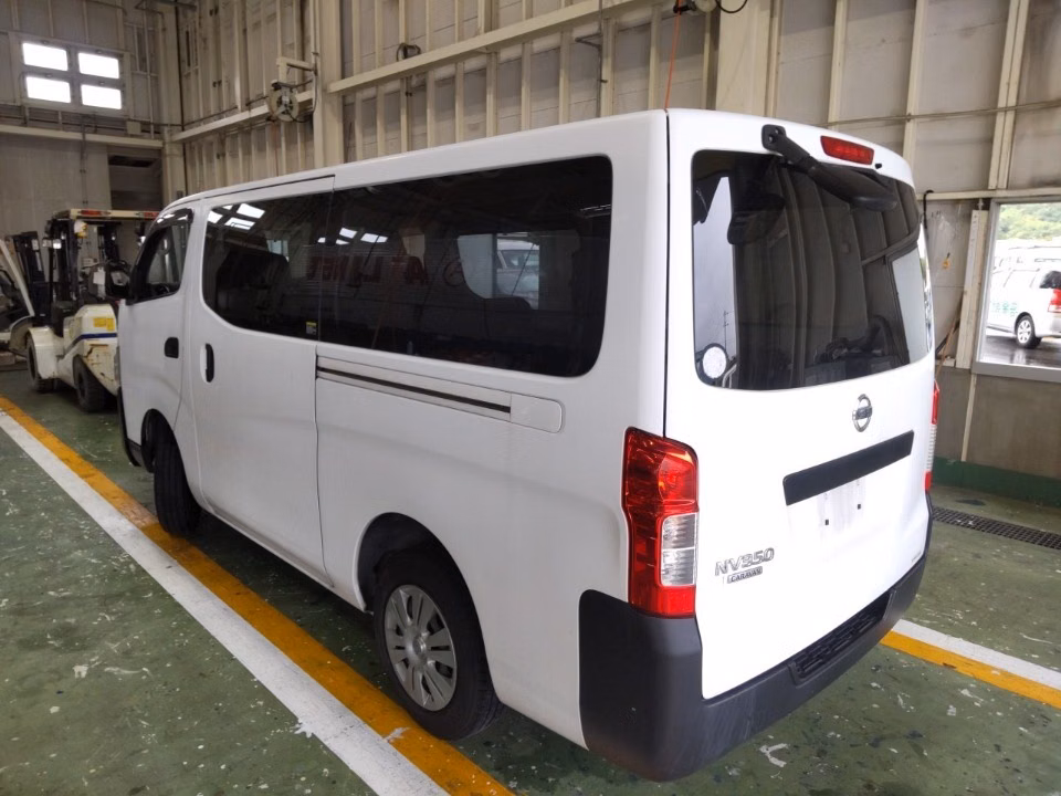 NISSAN NV350 CARAVAN