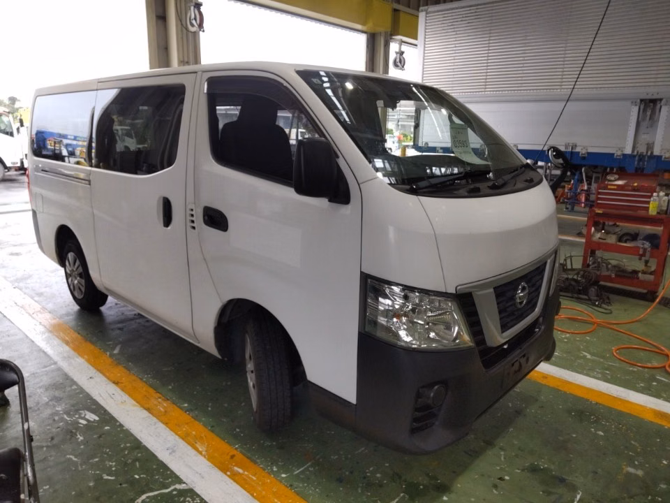 NISSAN NV350 CARAVAN