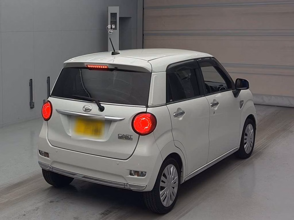 DAIHATSU CAST