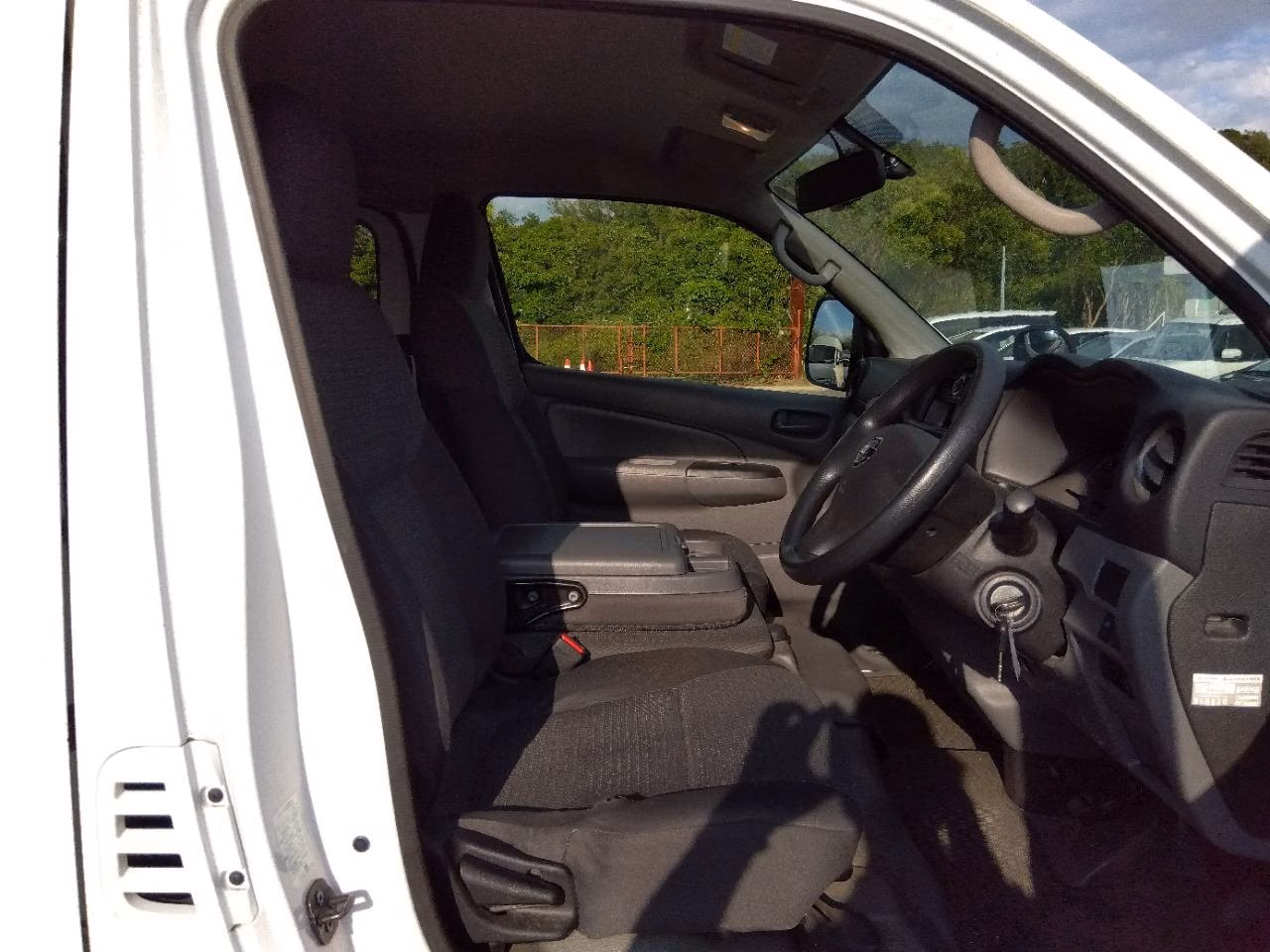 NISSAN NV350 CARAVAN