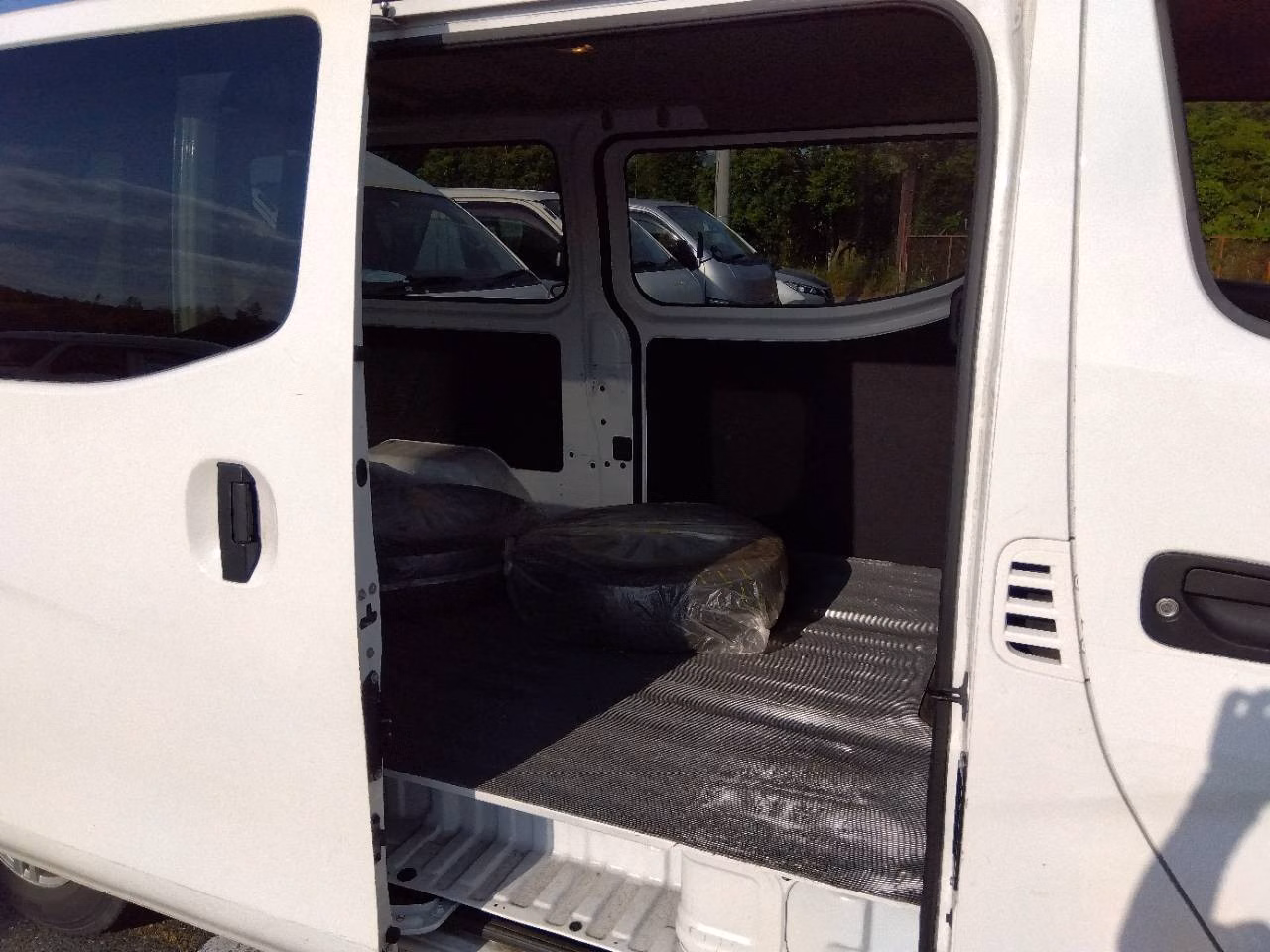 NISSAN NV350 CARAVAN