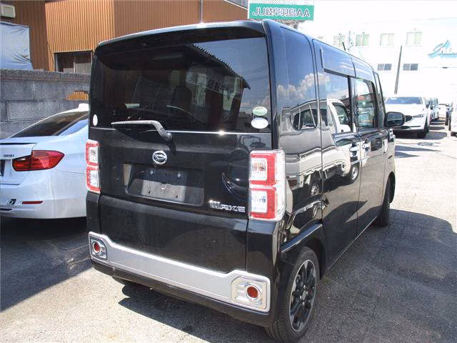 DAIHATSU WAKE