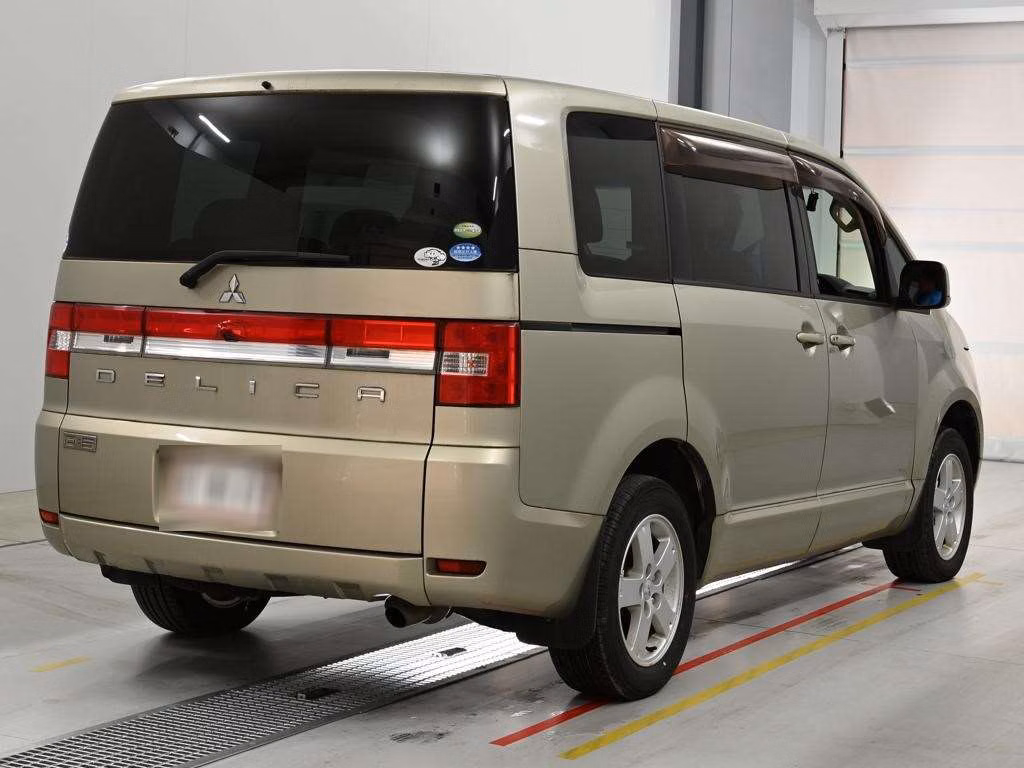 MITSUBISHI DELICA D:5