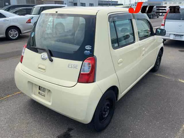 DAIHATSU ESSE