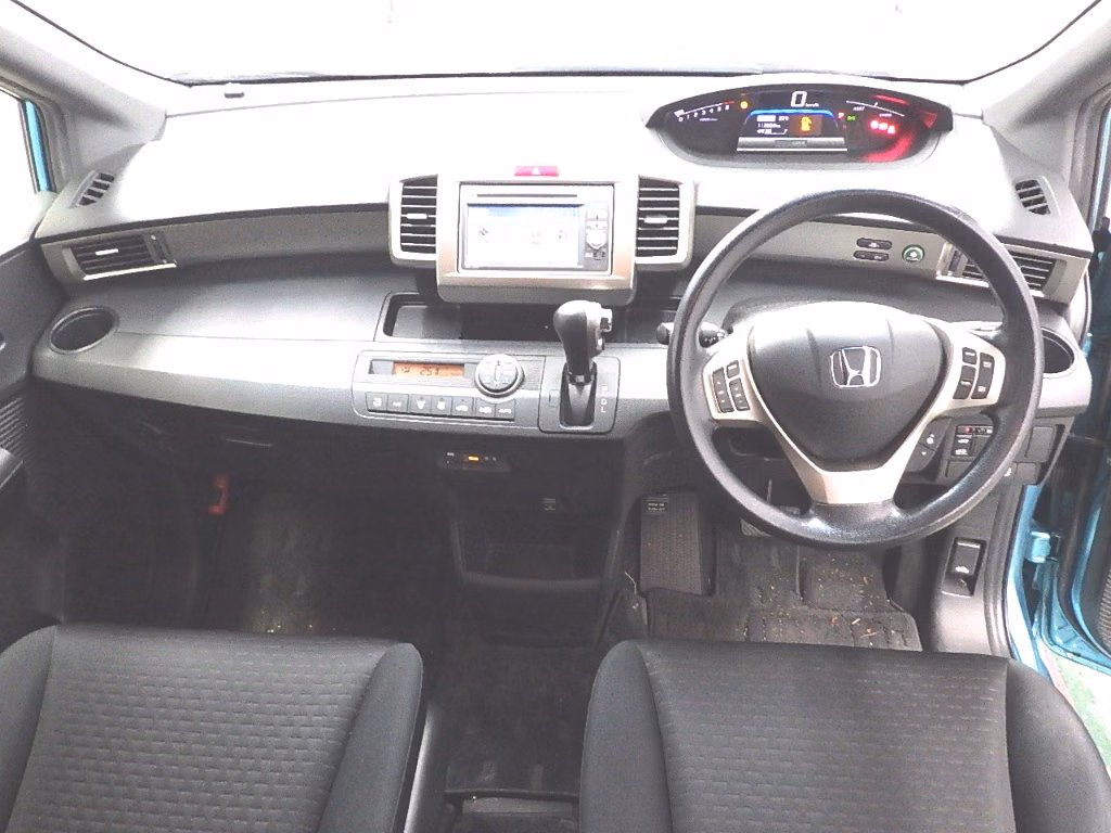 HONDA FREED SPIKE