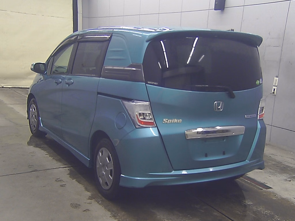 HONDA FREED SPIKE