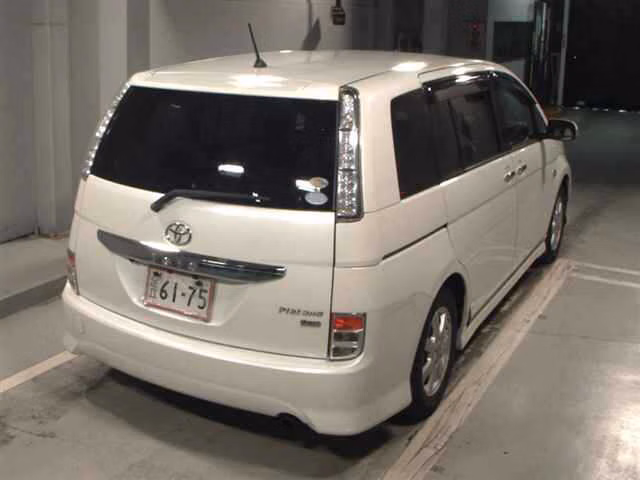 TOYOTA ISIS