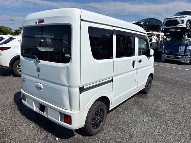 NISSAN NV100 CLIPPER