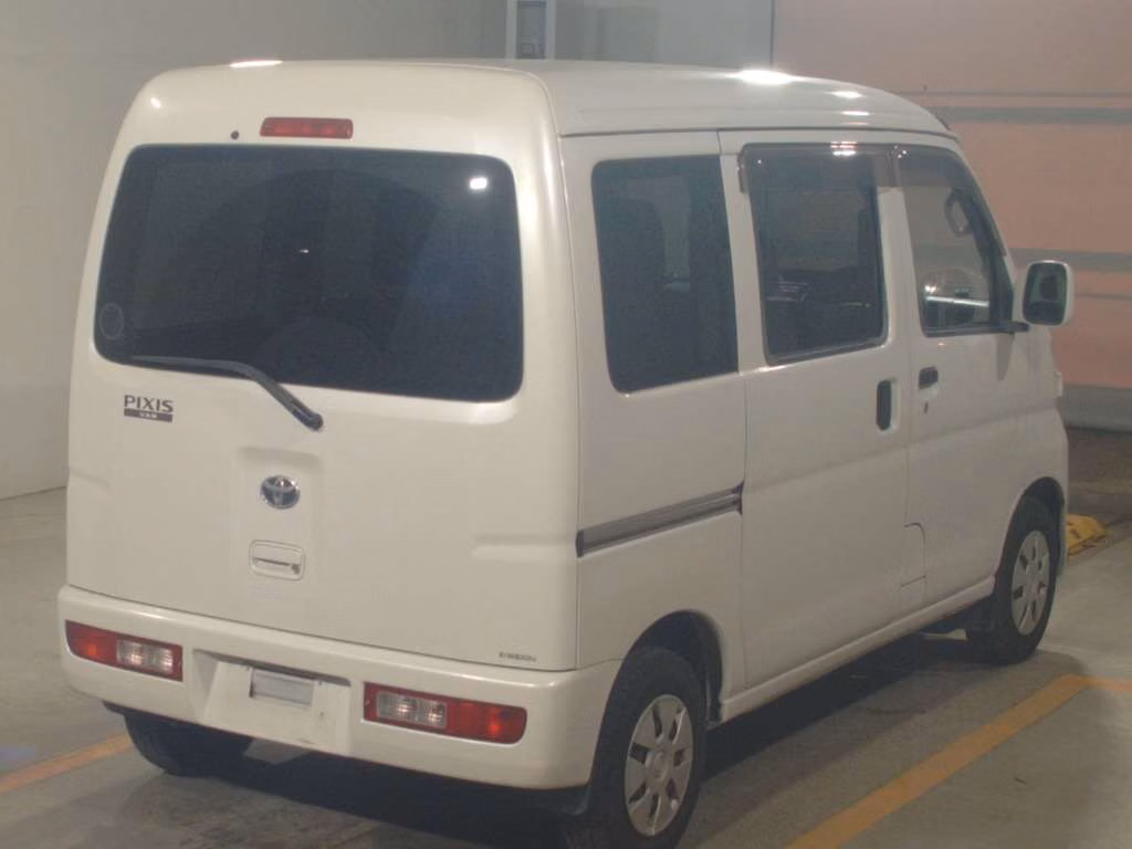 TOYOTA PIXIS VAN
