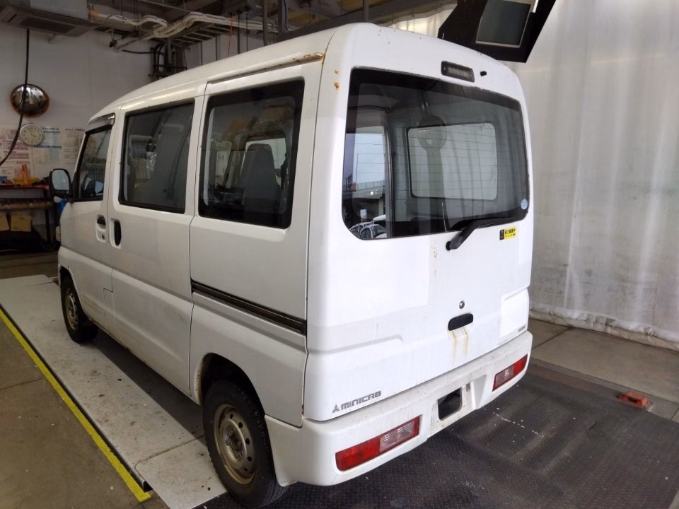 MITSUBISHI MINICAB