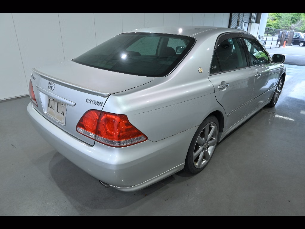 TOYOTA CROWN