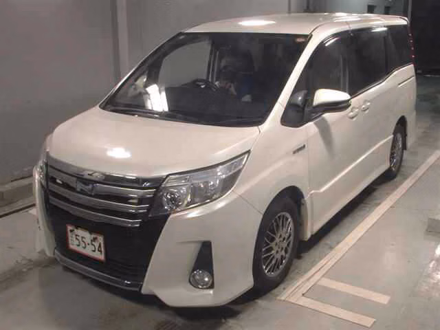 TOYOTA NOAH