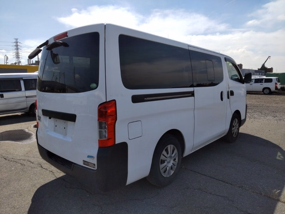 NISSAN NV350 CARAVAN
