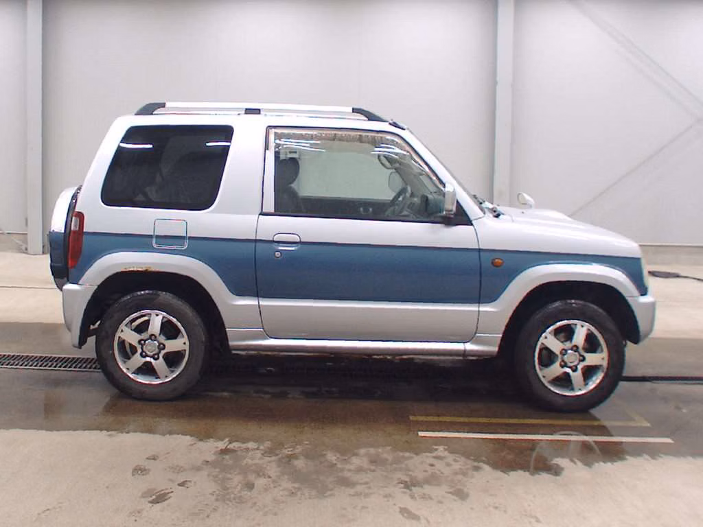 MITSUBISHI PAJERO MINI