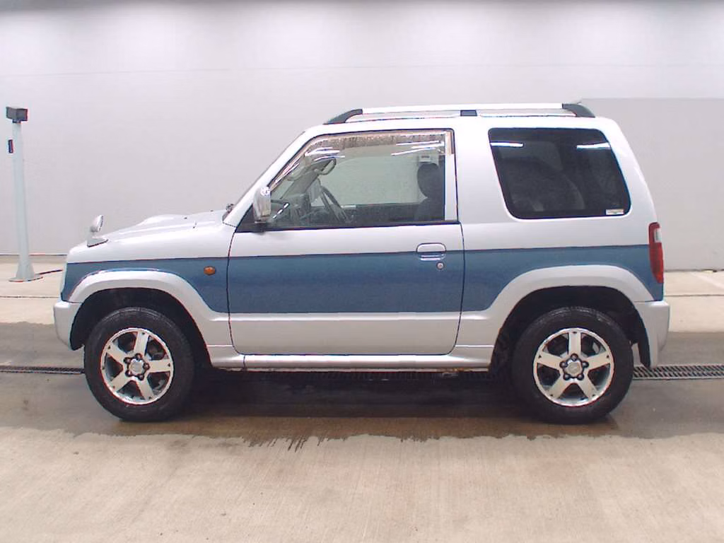 MITSUBISHI PAJERO MINI