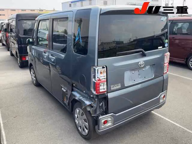 TOYOTA PIXIS MEGA