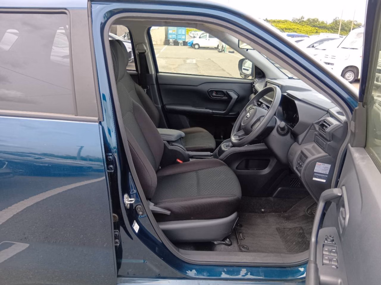 DAIHATSU ROCKY