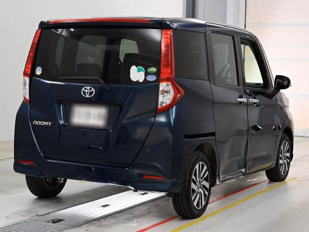 TOYOTA ROOMY