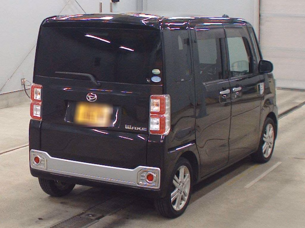 DAIHATSU WAKE