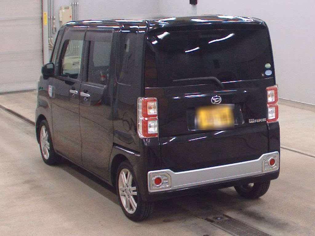 DAIHATSU WAKE