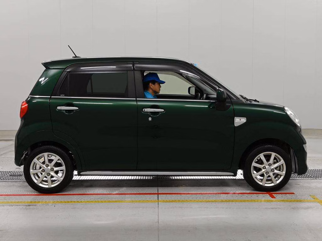 DAIHATSU CAST