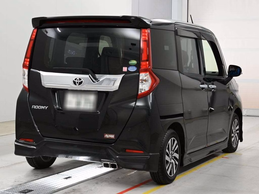 TOYOTA ROOMY