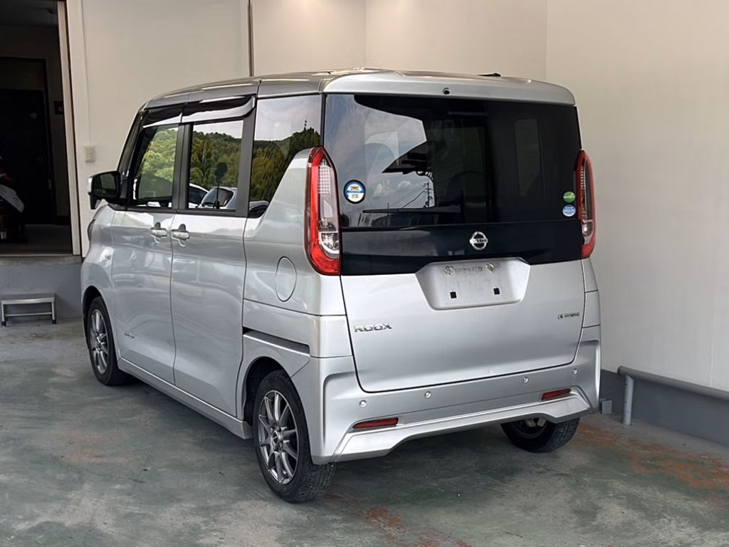 NISSAN ROOX