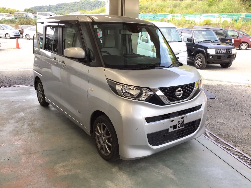 NISSAN ROOX