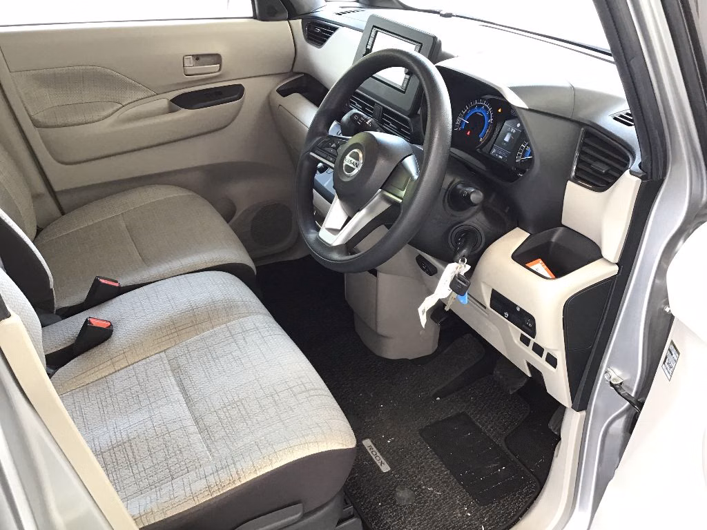 NISSAN ROOX
