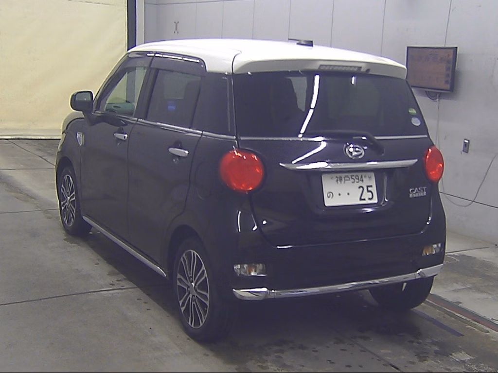 DAIHATSU CAST