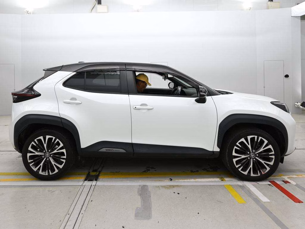 TOYOTA YARIS CROSS
