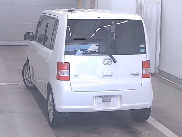 DAIHATSU MOVE CONTE