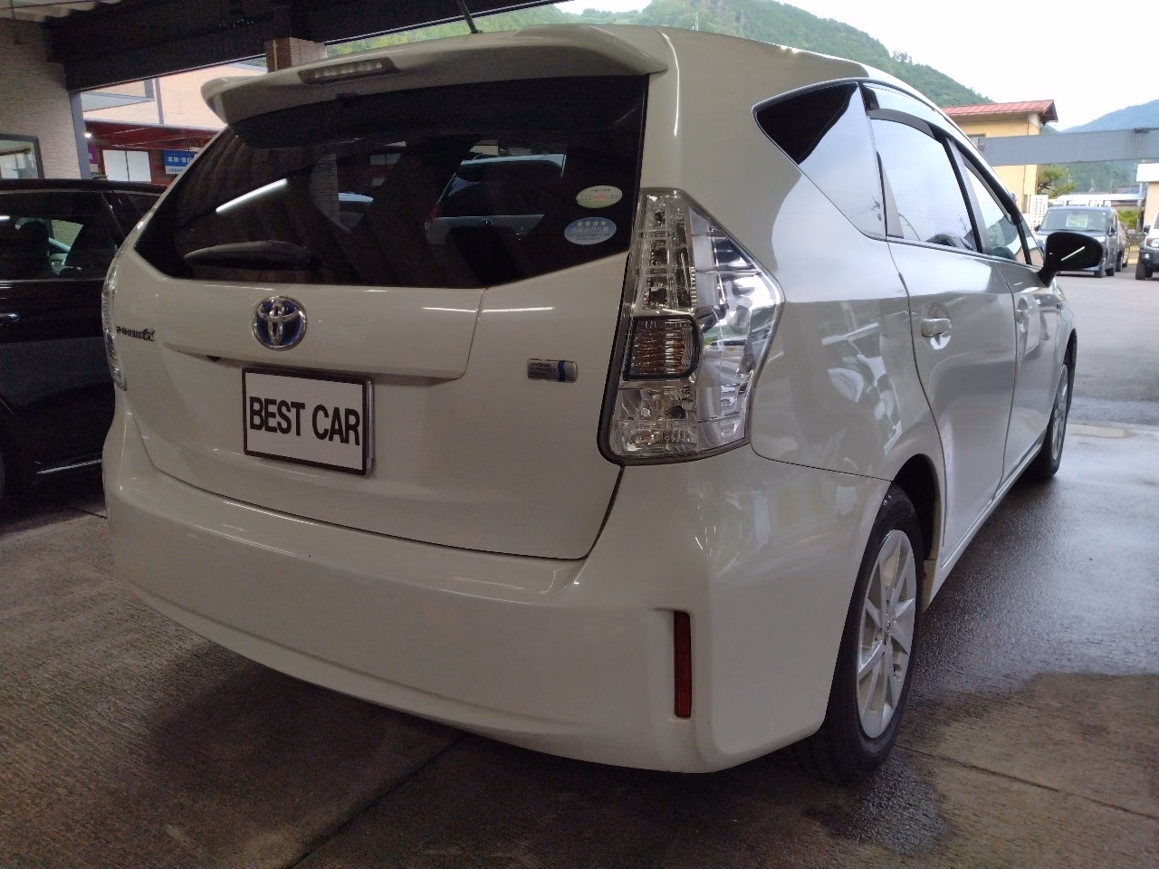 TOYOTA PRIUS ALPHA