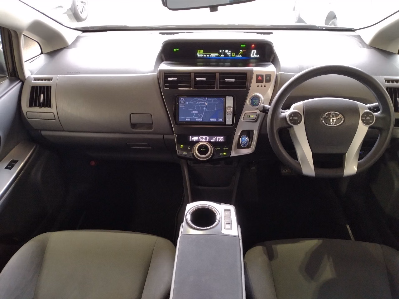 TOYOTA PRIUS ALPHA