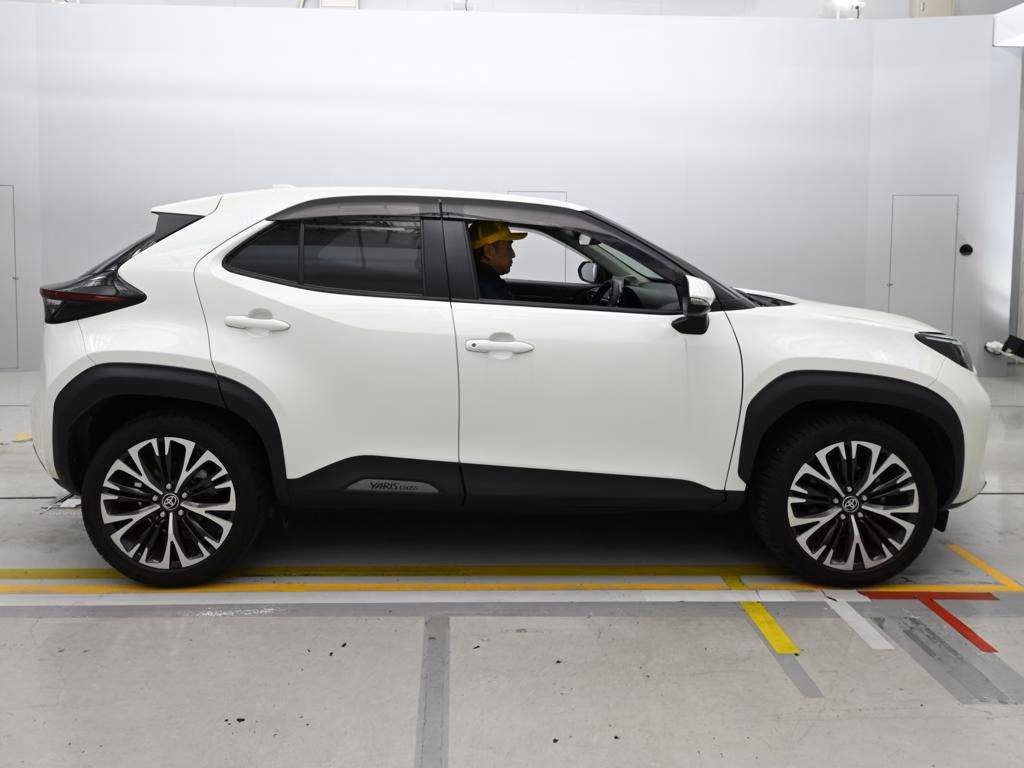 TOYOTA YARIS CROSS