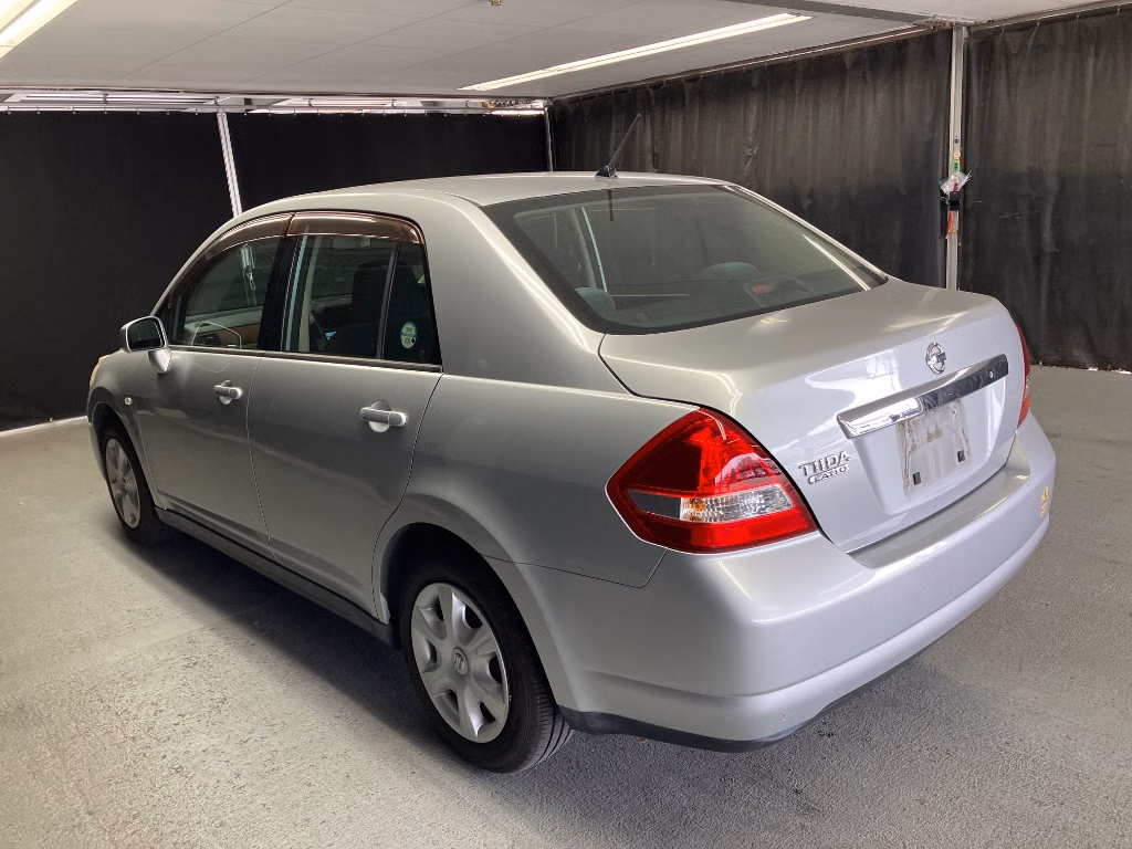 NISSAN TIIDA LATIO
