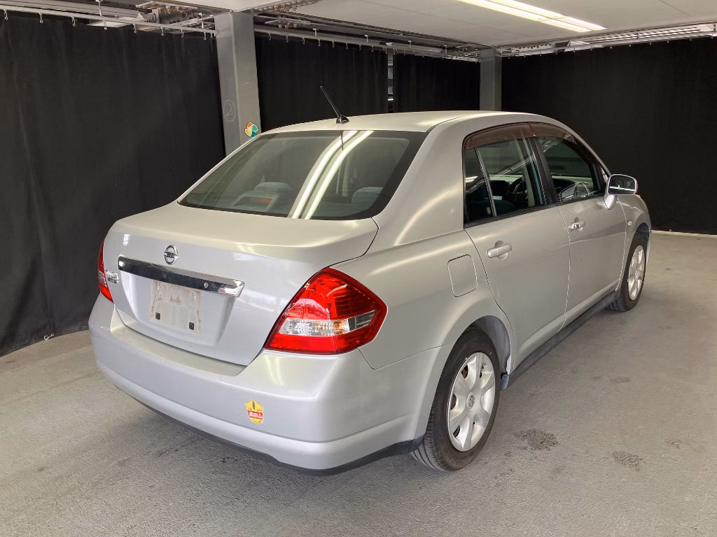 NISSAN TIIDA LATIO