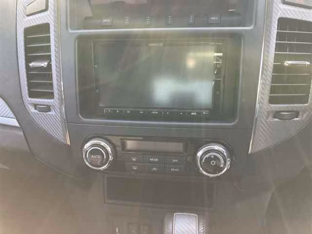 MITSUBISHI PAJERO