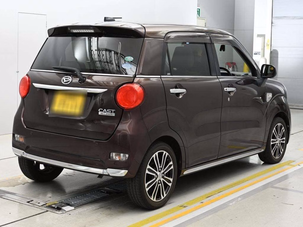 DAIHATSU CAST
