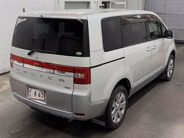 MITSUBISHI DELICA D:5