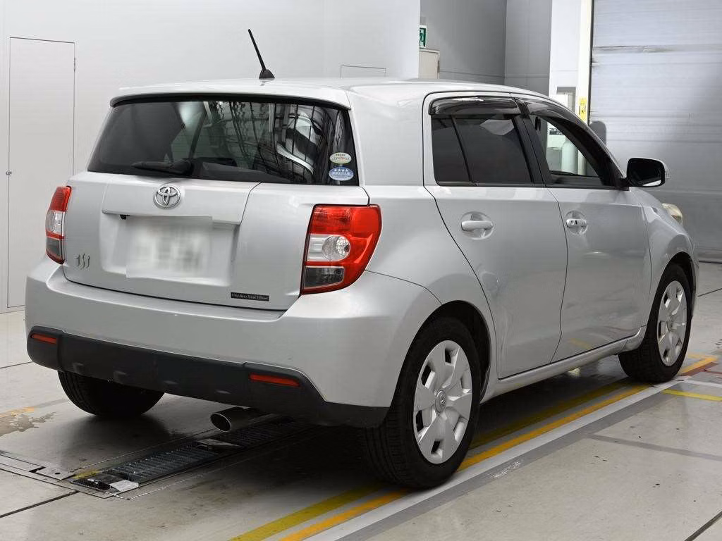 TOYOTA IST