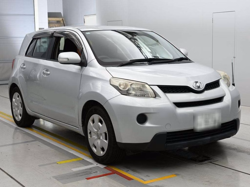 TOYOTA IST