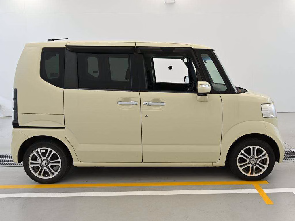 HONDA N-BOX